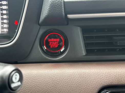 Used 2023 Honda Pilot Elite image 25