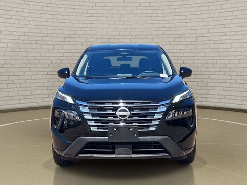 Certified 2025 Nissan Rogue SV FWD image 2