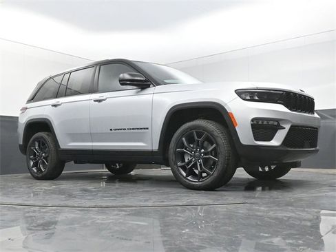 New 2025 Jeep Grand Cherokee Limited image 39