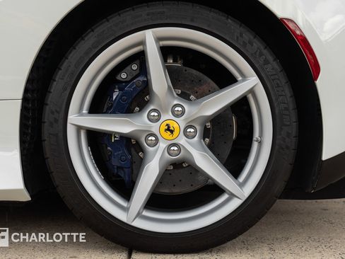 Used 2022 Ferrari F8 Tributo image 12