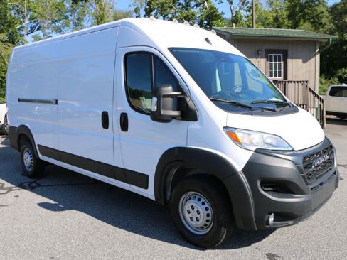 Used 2025 RAM ProMaster 2500 w/ Convenience Group FWD image 7