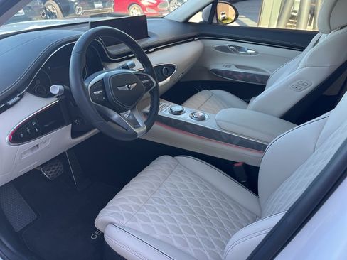Used 2025 Genesis GV70 3.5T Sport w/ Sport Advanced Package image 10