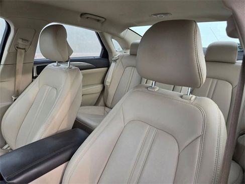 Used 2019 Lincoln MKZ Premiere image 14