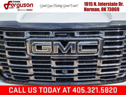 New 2026 GMC Yukon XL Denali Ultimate AWD/4WD image 9