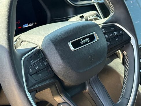 Used 2024 Jeep Grand Cherokee L Laredo AWD/4WD image 29