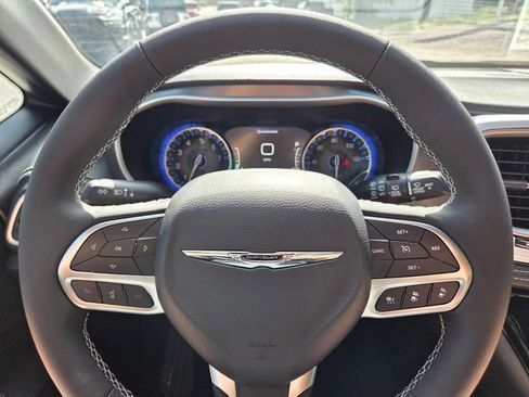 New 2026 Chrysler Pacifica Select FWD image 27