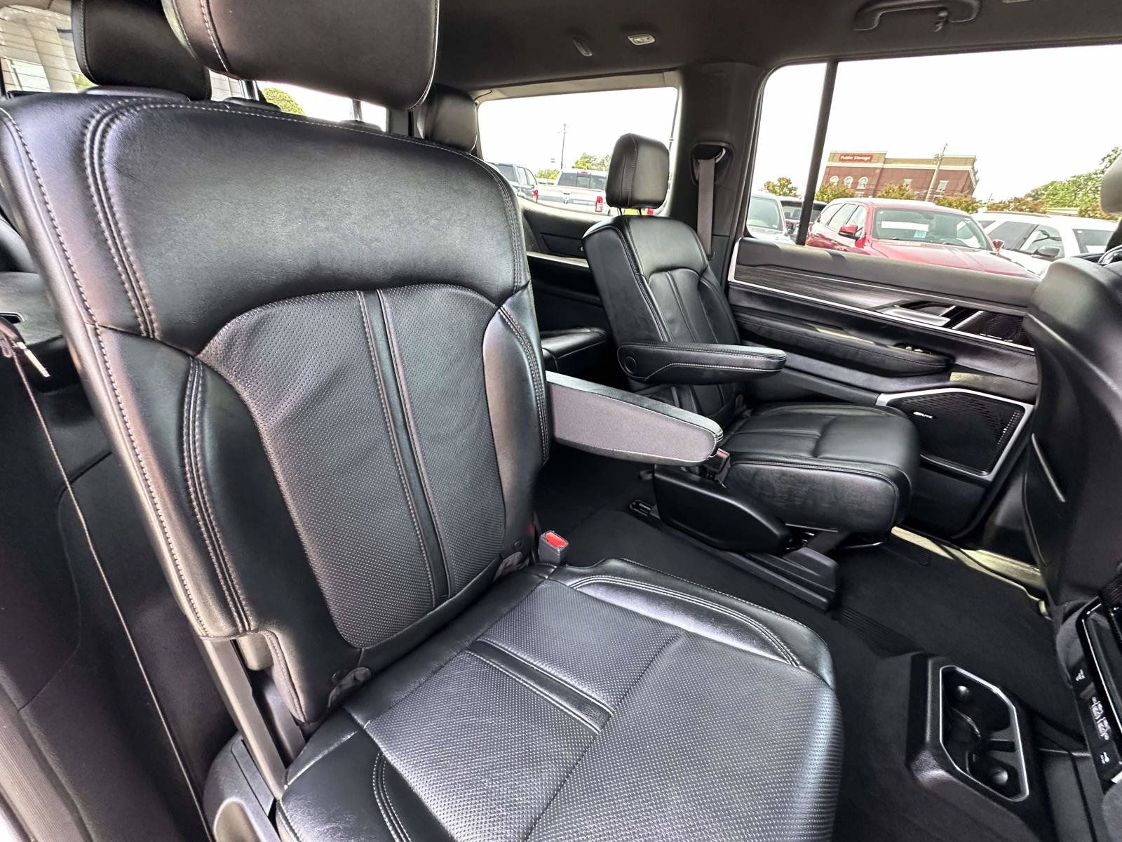 Used 2024 Jeep Wagoneer Series II AWD/4WD image 33
