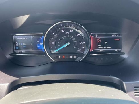Used 2017 Ford Explorer XLT w/ Equipment Group 201A FWD image 23