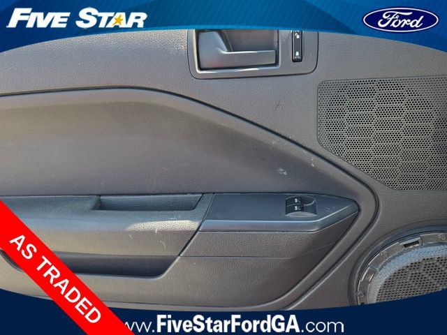 Used 2005 Ford Mustang Premium RWD image 26