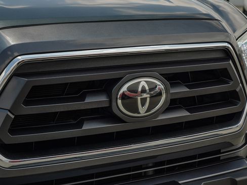 Certified 2020 Toyota Tacoma SR5 RWD image 10