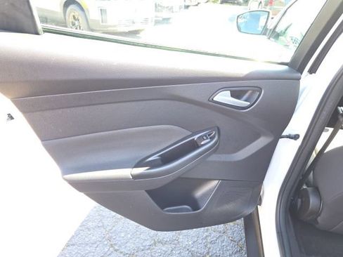 Used 2012 Ford Focus SEL image 25