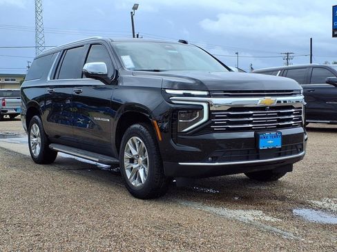 New 2025 Chevrolet Suburban Premier image 2