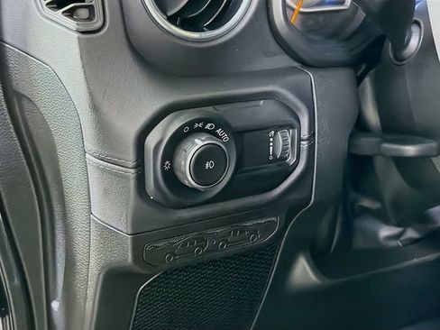 Used 2025 Jeep Wrangler Unlimited Sahara w/ Safety Group AWD/4WD image 10