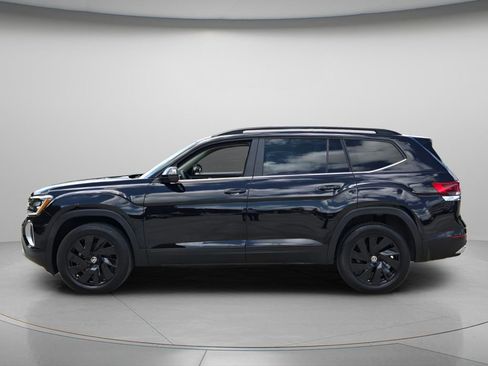 Certified 2024 Volkswagen Atlas SE FWD image 3