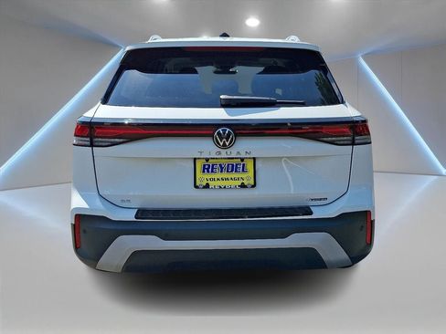 New 2026 Volkswagen Tiguan SE w/ Panoramic Sunroof Package AWD/4WD image 6