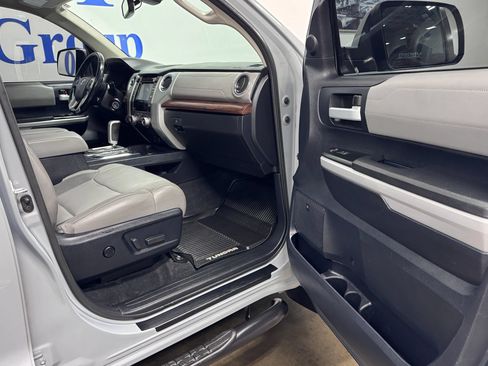 Used 2018 Toyota Tundra Limited w/ Limited Premium Package AWD/4WD image 13