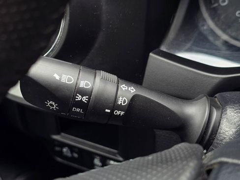 Used 2017 Toyota Tacoma SR5 image 31