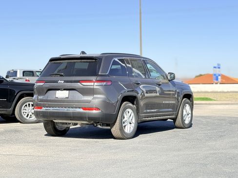New 2025 Jeep Grand Cherokee Laredo X w/ Luxury Tech Group I image 5