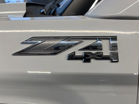 Used 2017 GMC Sierra 1500 SLE image 8