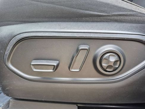 Used 2023 Jeep Grand Cherokee Laredo AWD/4WD image 11