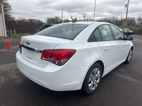 Used 2013 Chevrolet Cruze LS image 5