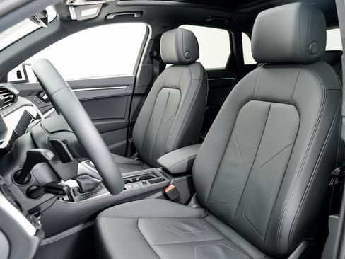 Certified 2025 Audi Q3 2.0T Premium Plus w/ Premium Plus Package image 5