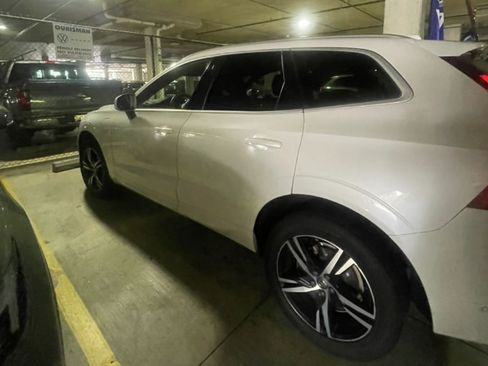 Used 2018 Volvo XC60 T8 R-Design w/ Convenience Package AWD/4WD image 7
