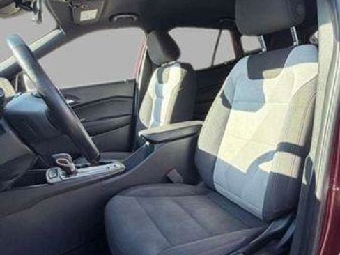 Used 2024 Chevrolet Trax RS FWD image 30