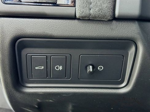 Used 2017 Jaguar F-TYPE SVR image 10