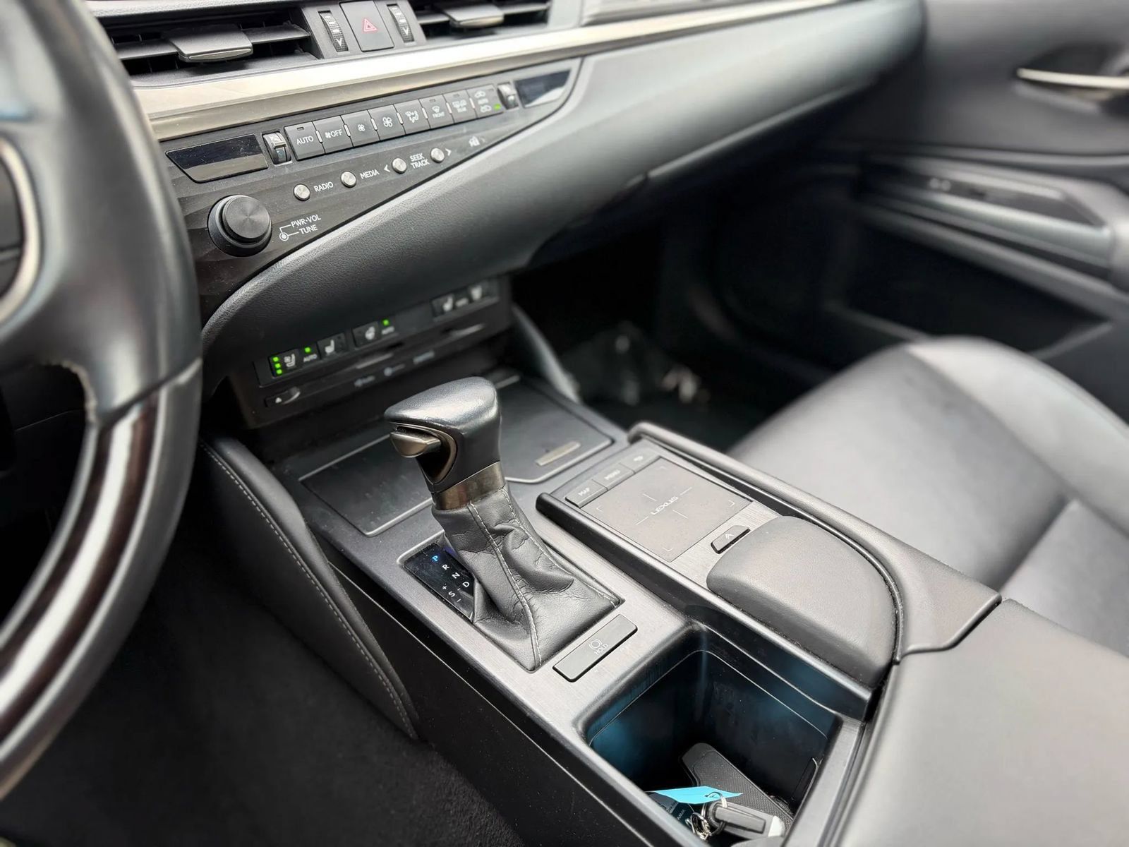 Used 2020 Lexus ES 350 w/ Premium Package FWD image 29