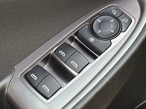 Used 2022 Chevrolet Malibu LT FWD image 19