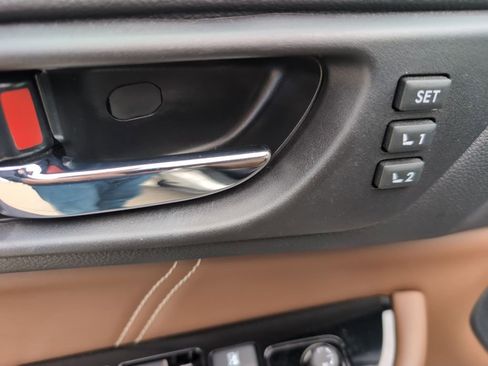 Used 2017 Subaru Outback 2.5i Touring w/ Popular Package #5A image 18