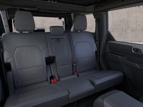 Used 2026 Ford Bronco Badlands AWD/4WD image 11