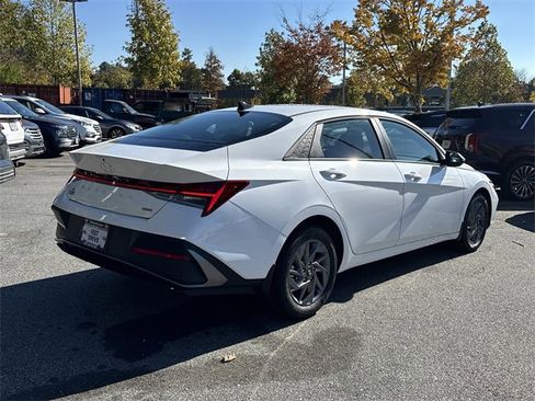 New 2026 Hyundai Elantra Blue image 7