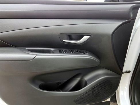 Certified 2025 Hyundai Tucson SE image 18