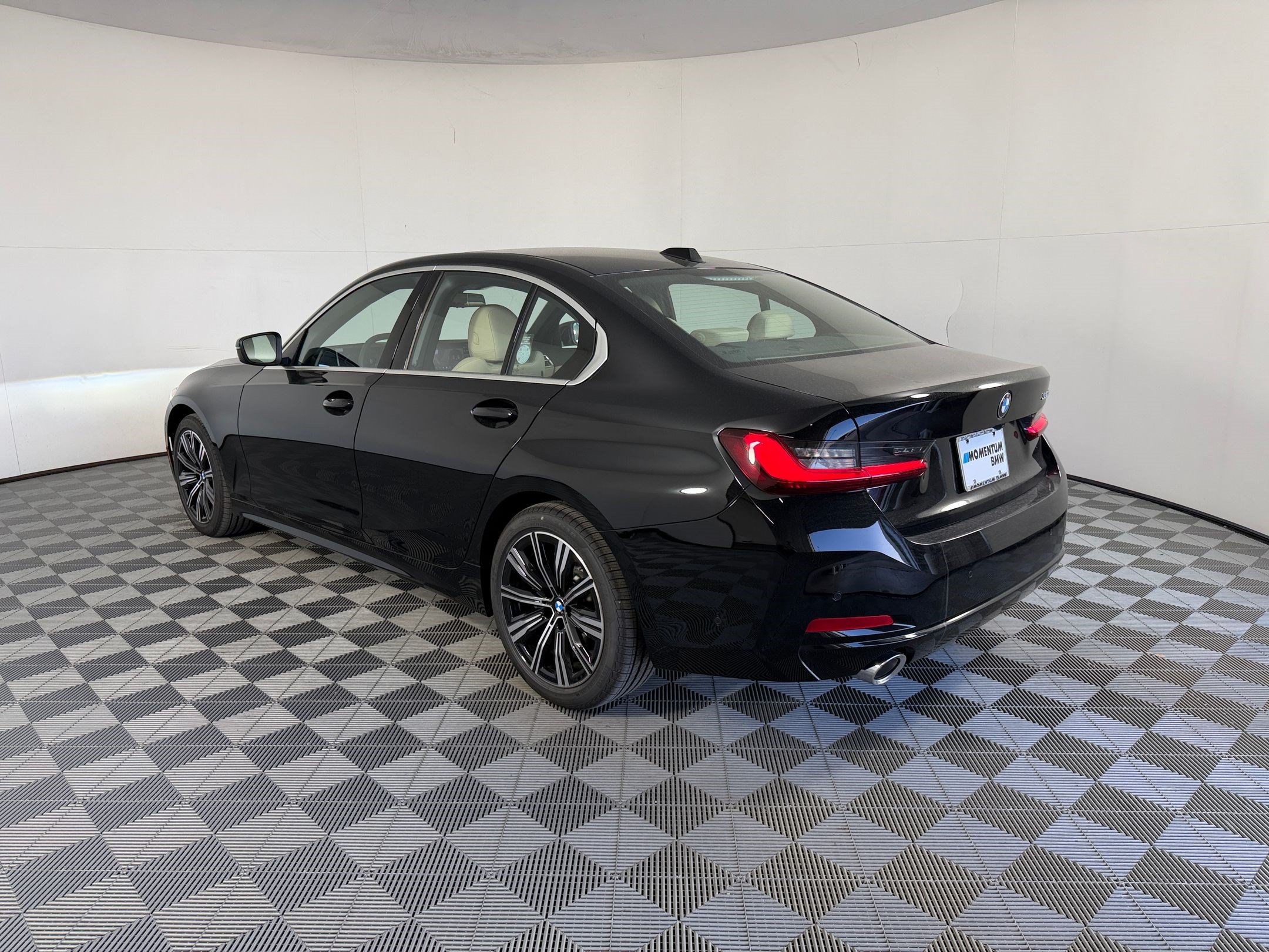 Used 2026 BMW 330i Sedan w/ Premium Package RWD image 3