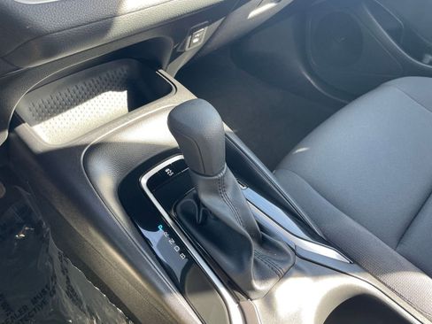 Used 2025 Toyota Corolla LE image 40