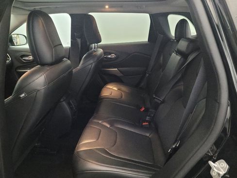 Used 2020 Jeep Cherokee Limited AWD/4WD image 18
