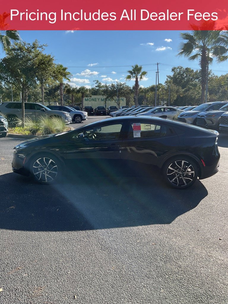 New 2026 Toyota Prius Plug-In Hybrid FWD image 3