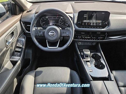 Used 2022 Nissan Rogue SL w/ SL Premium Package image 9