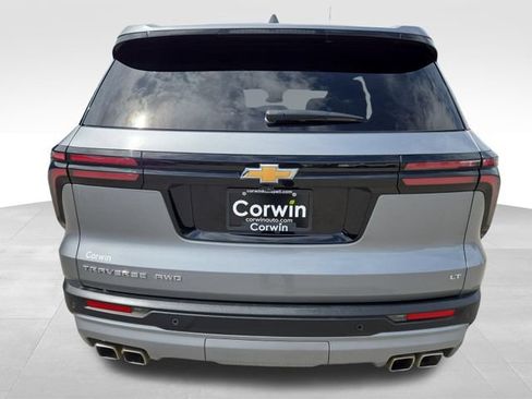 Used 2024 Chevrolet Traverse LT w/ Trailering Package AWD/4WD image 10