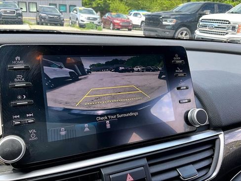 Used 2018 Honda Accord Sport image 13