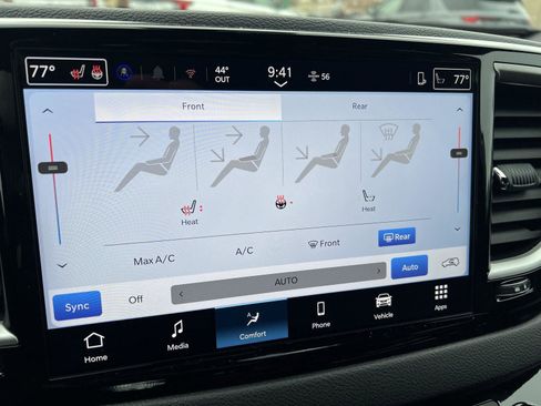 New 2026 Chrysler Voyager LX image 16