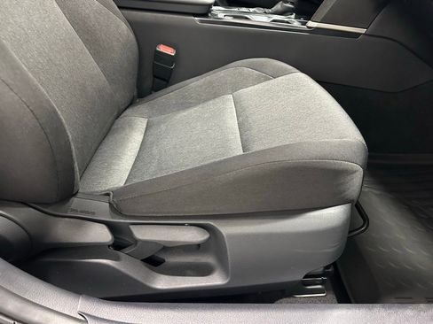 Used 2025 Toyota Camry LE image 58