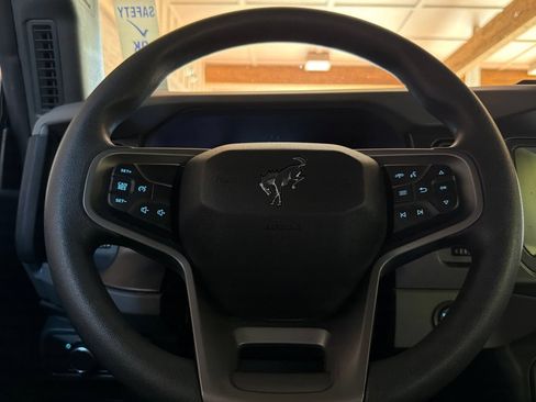 Used 2022 Ford Bronco 4-Door AWD/4WD image 32