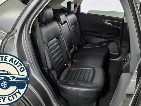 Used 2024 Ford Edge SEL image 27