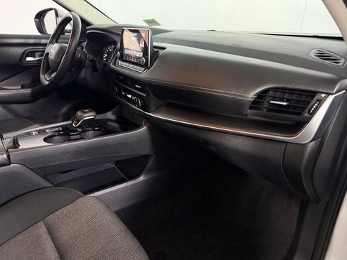Used 2025 Nissan Rogue SV FWD image 31