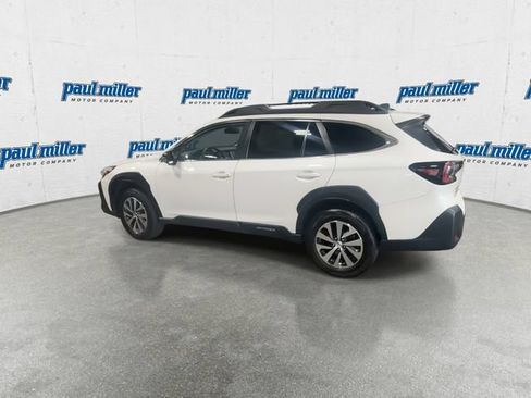 Used 2023 Subaru Outback Premium AWD/4WD image 7