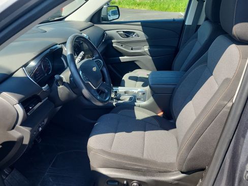 Used 2021 Chevrolet Traverse LT w/ LPO, Black Accent Package AWD/4WD image 9