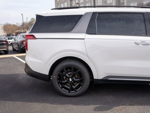 New 2026 Kia Carnival SX w/ SX Dark Edition Package FWD image 7